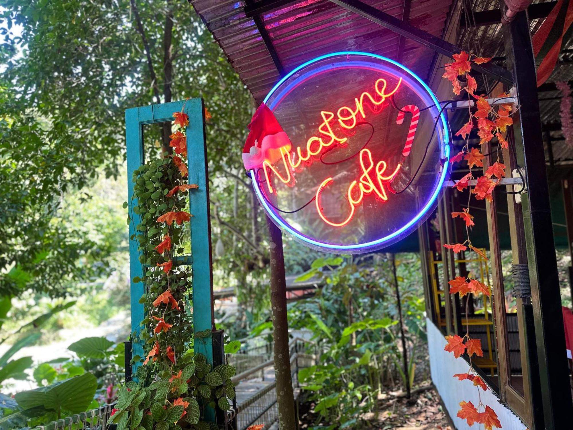 Nua Tone Resort Bang Tao & Cafe Esterno foto